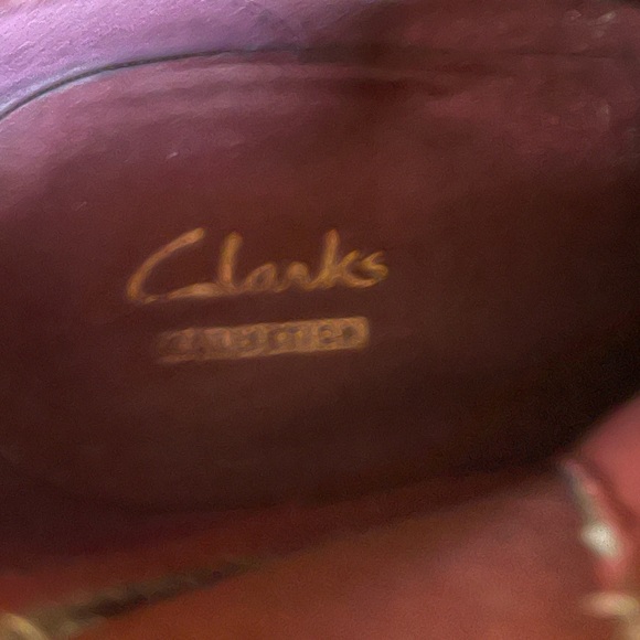 Womens Clarks Burgundy Leather Size Zip Ankle High Wedge Booties Boots - Picture 8 of 8